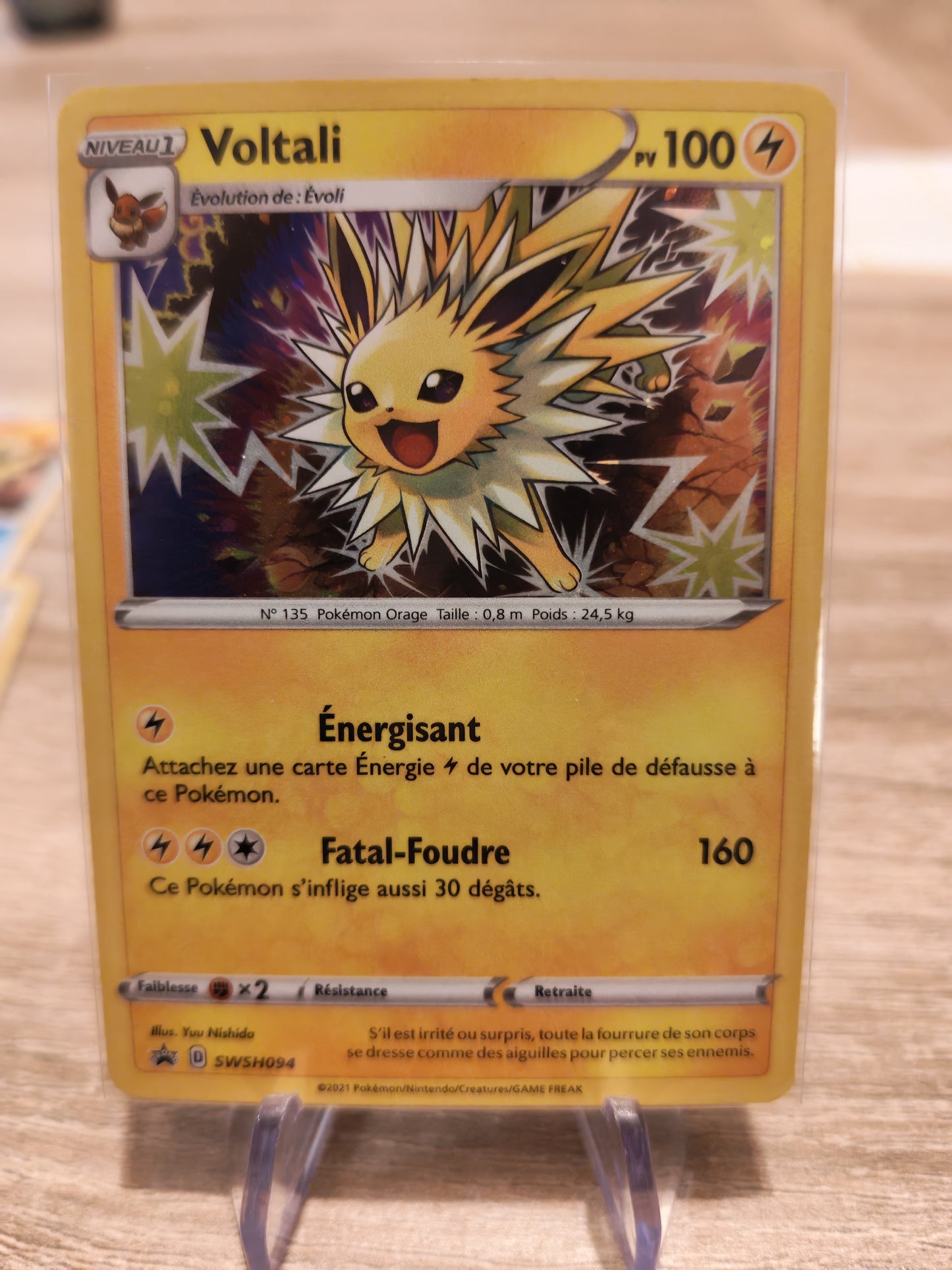 Lot de 2 cartes : Evoli SWSH095 et Voltali SWSH094 - cartes promotionnelles - Pokémon français